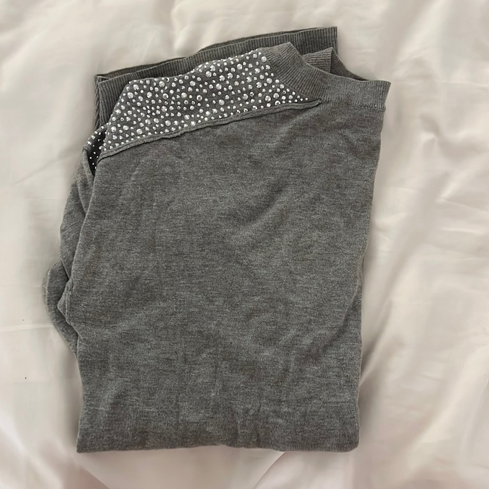 Michael KORS. Grey designer sweater with crystals on shoulders. Size XS